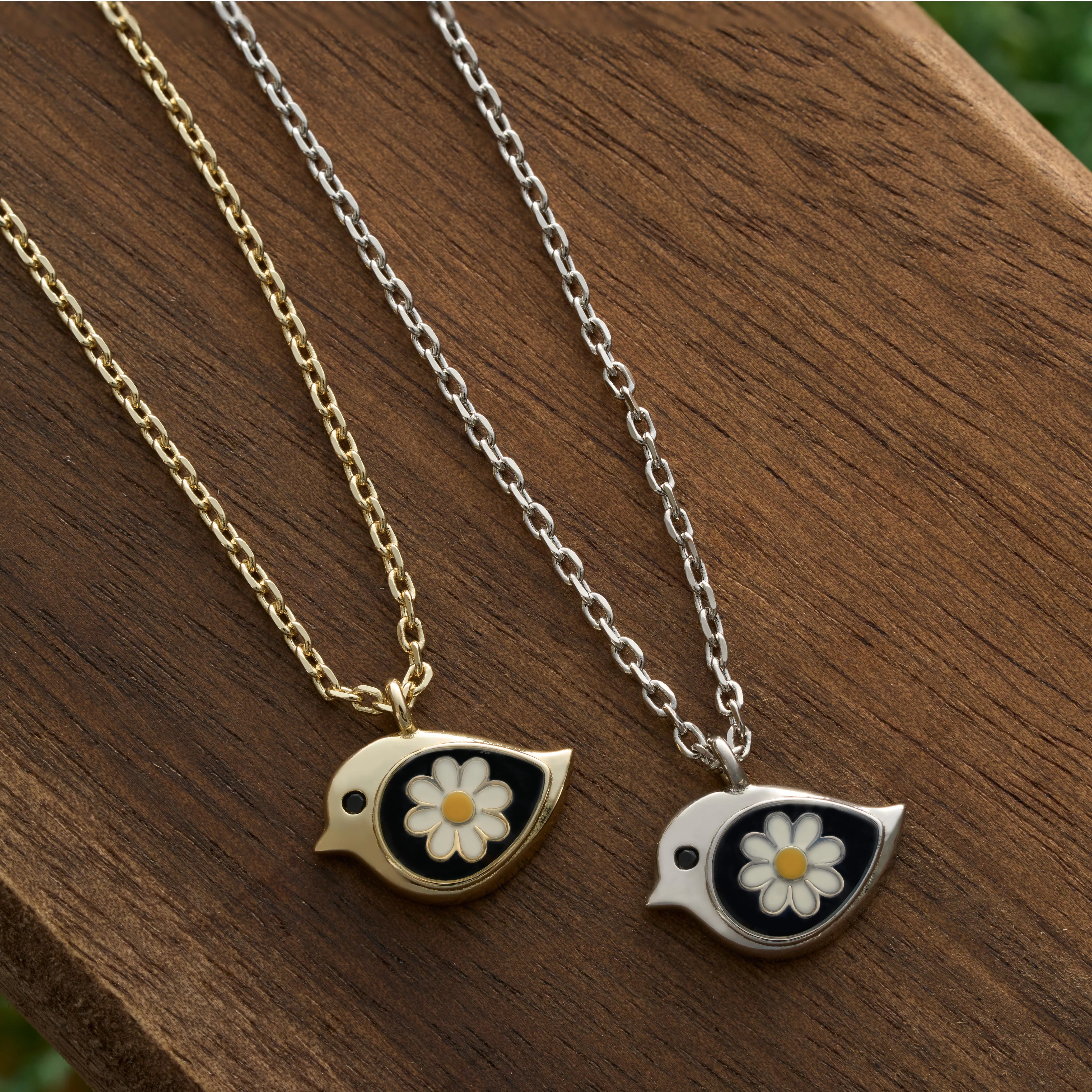 Dainty Daisy Birdie Necklace Gift Set