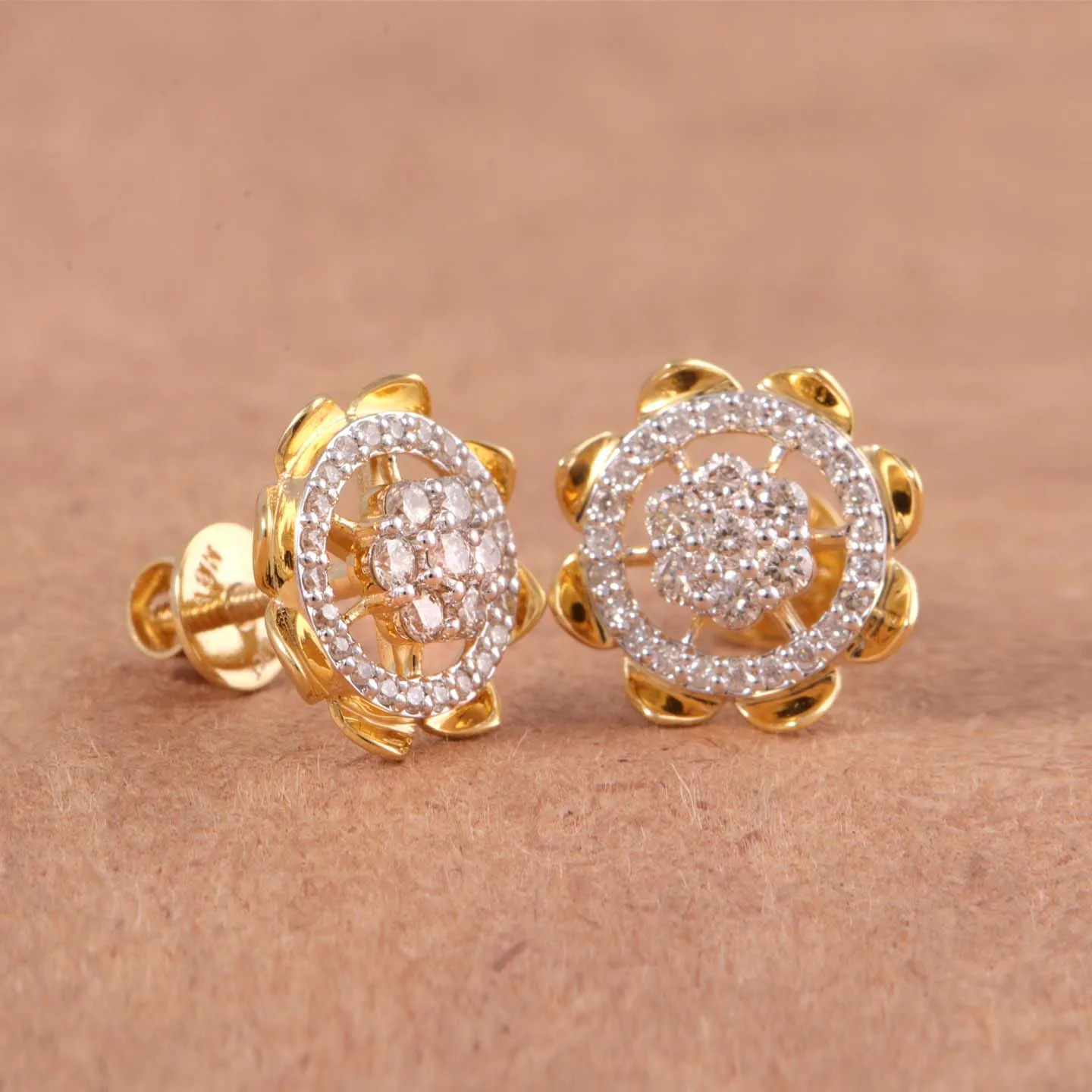 Elegant Sun Design Silver Stud Earrings