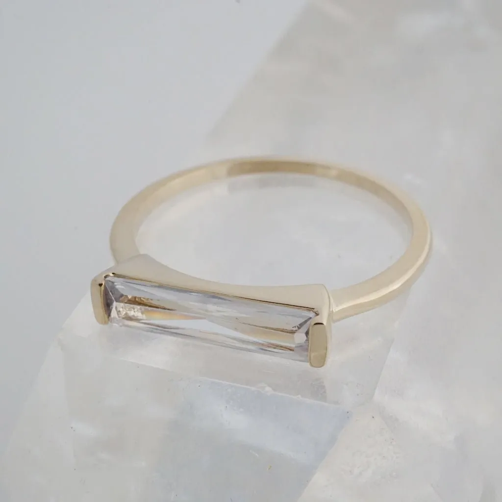 Lorena Baguette Ring