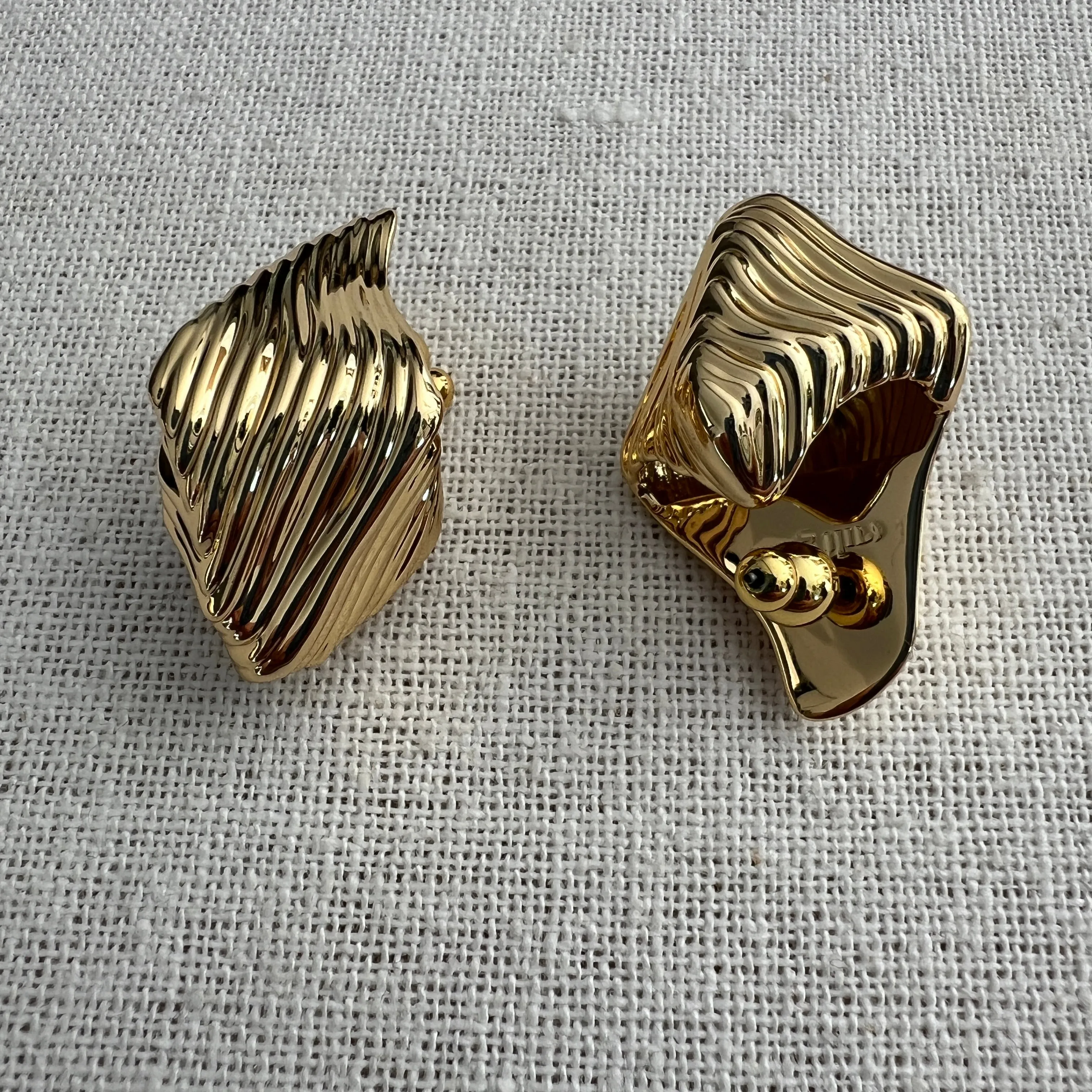 Relic Earring, Shiny Brass