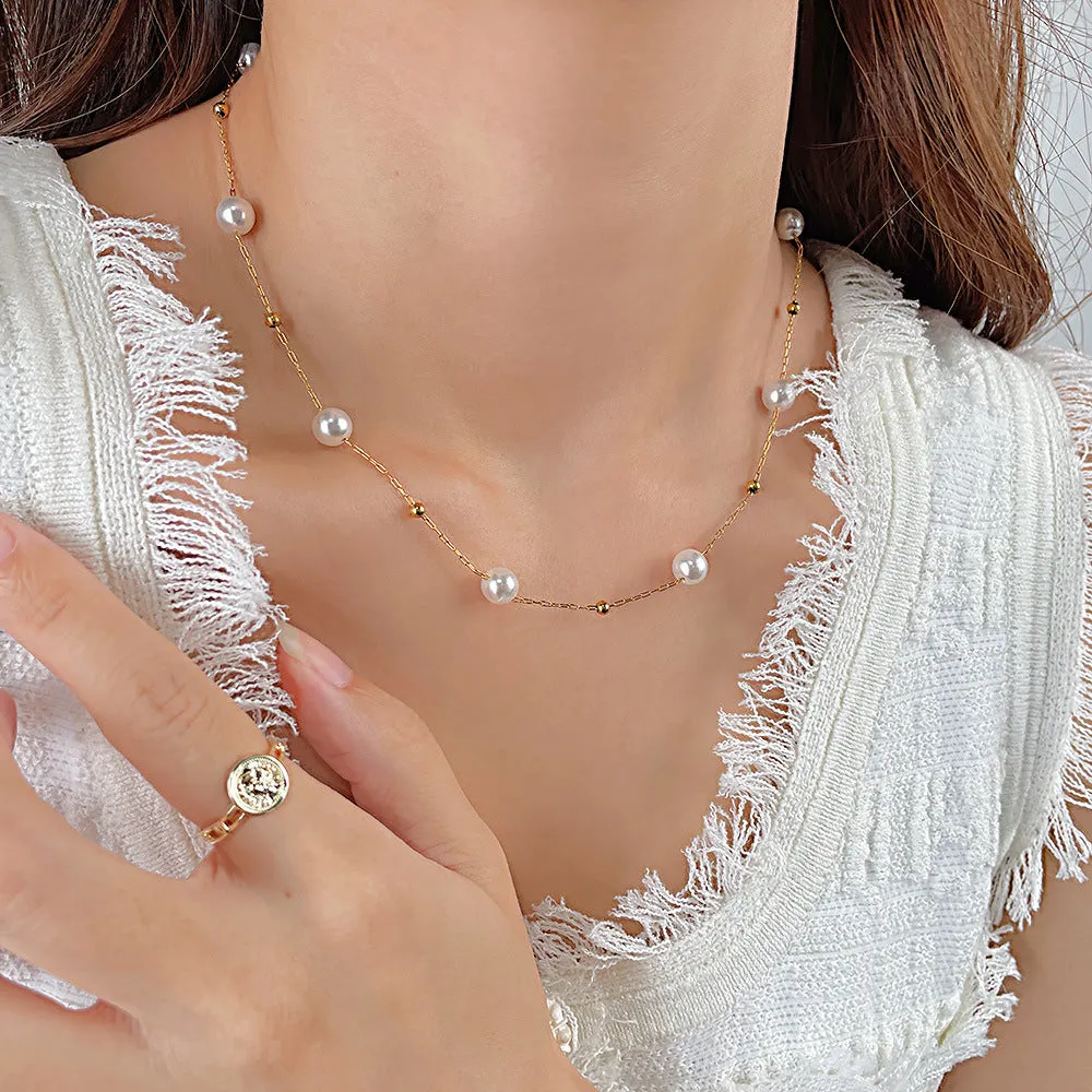 Romantic Chic Pearl Necklace