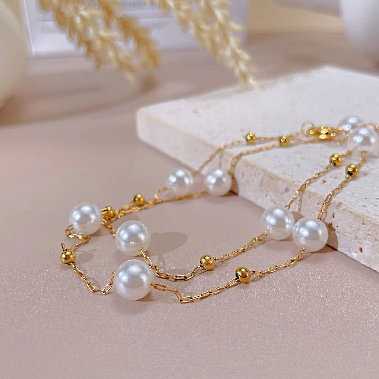 Romantic Chic Pearl Necklace