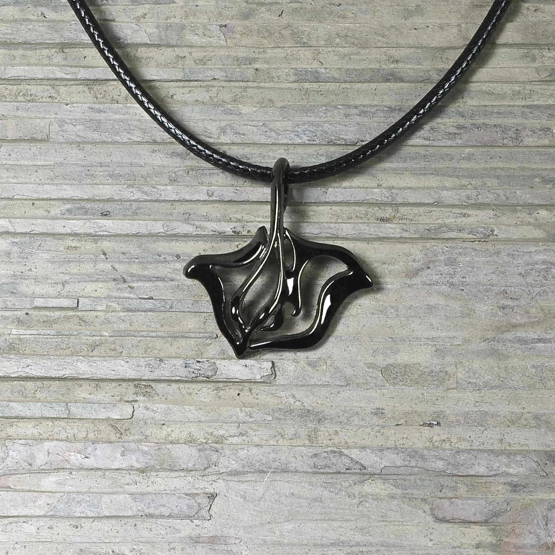 Stingray Necklace for Men and Women Hematite - Manta Ray Gift for Women and Men, Stingray Necklace Jet Black, Gifts for Divers, Hematite Jewelry