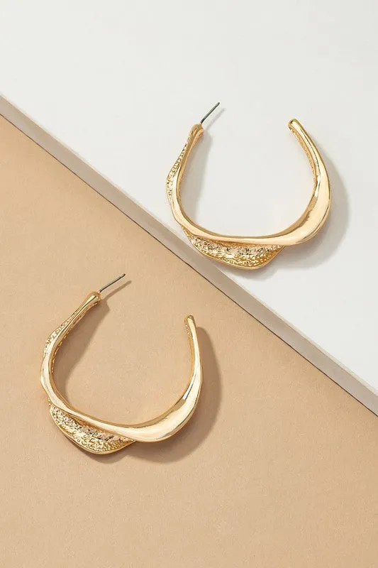 TEEK - Golden Twisted Hoop Earrings