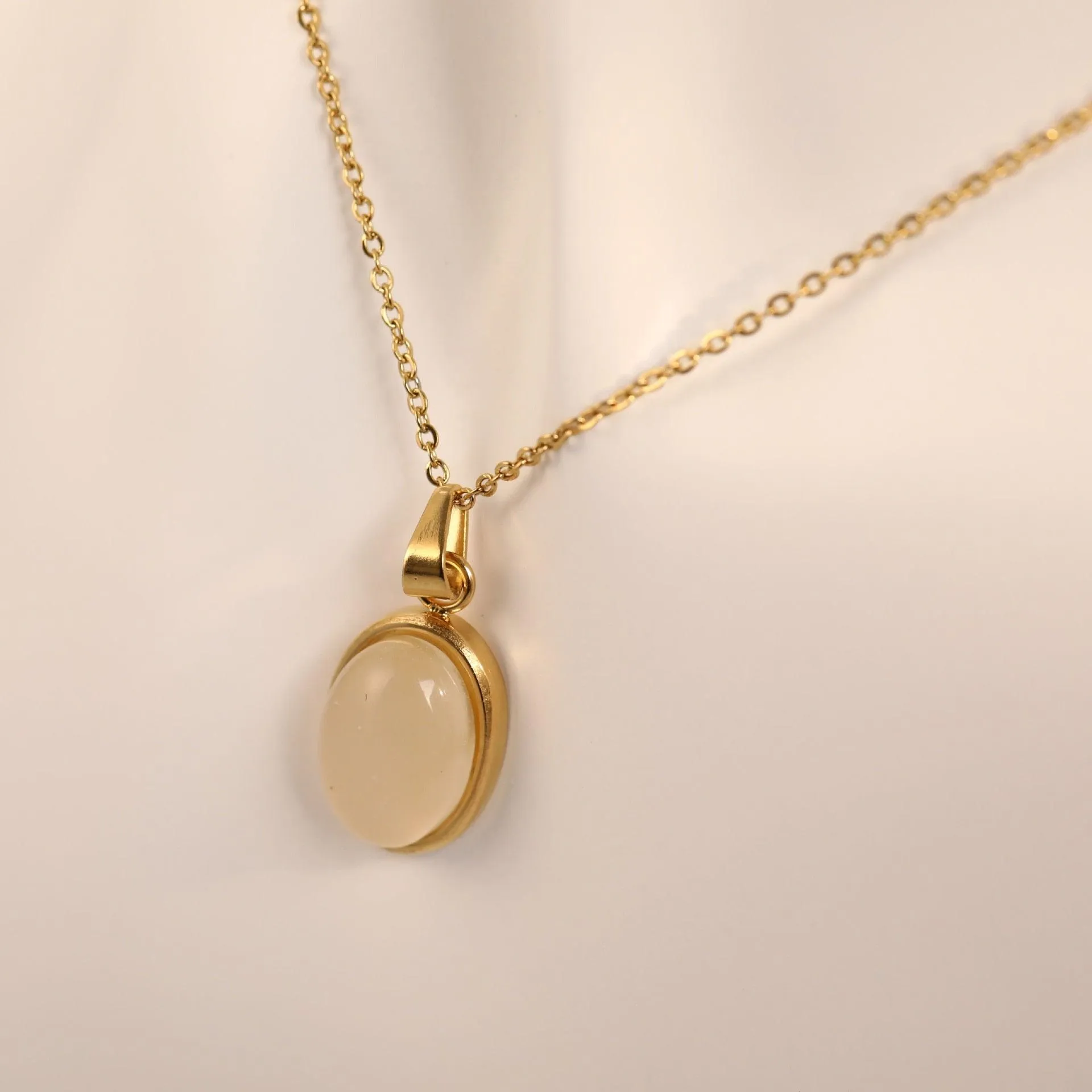 Vintage Water Drop Pendant Necklace