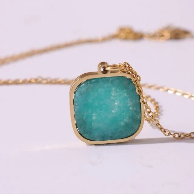 Vintage Water Drop Pendant Necklace